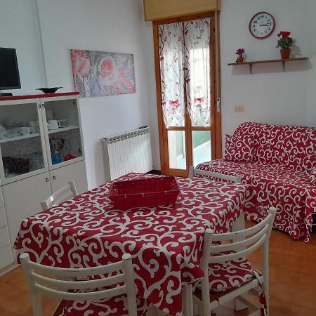 Tra Cinque Terre E Versilia Apartment Marinella di Sarzana Luaran gambar
