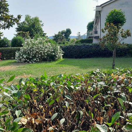Tra Cinque Terre E Versilia Apartment Marinella di Sarzana Luaran gambar
